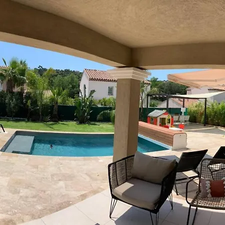 Jolie Mitoyenne Avec Piscine Privee Proche Plage Casa de Férias *